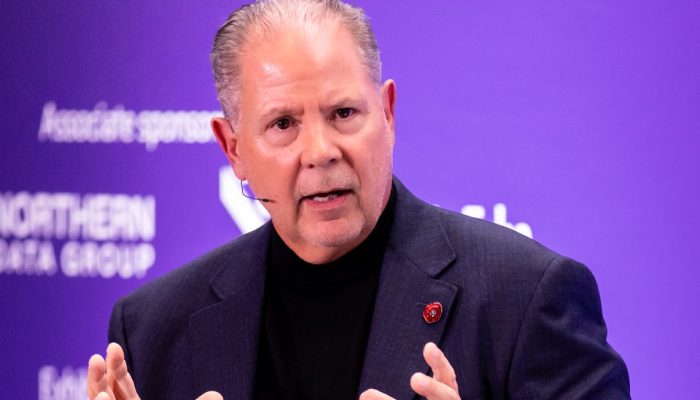 Este CEO demitiu quase 80% de sua equipe porque eles não adotaram a IA com rapidez