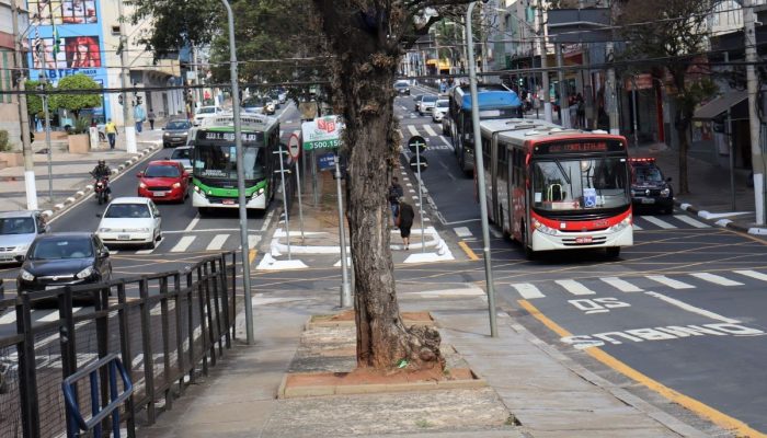 Prefeitura cobra de empresa 100% da frota do transporte público nas ruas