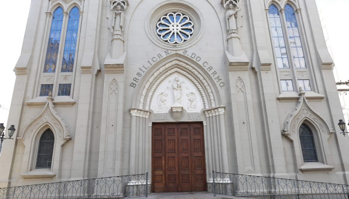 Basílica do Carmo realiza missas e procissão nesta quarta em celebração à padroeira