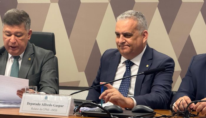 Relator diz que Conafer “meteu a mão no bolso de aposentados”