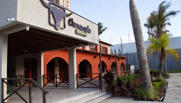 Da brasa ao pôr do sol: Fazenda Churrascada inaugura unidade na Praia Brava