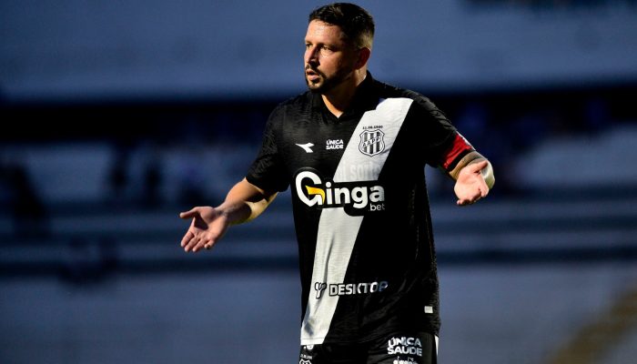 Elvis faz forte desabafo e critica diretoria da Ponte Preta após nova derrota: 'É uma vergonha'