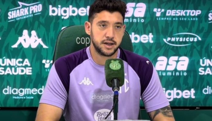 Caíque França defende a permanência de Matheus Costa no comando do Guarani