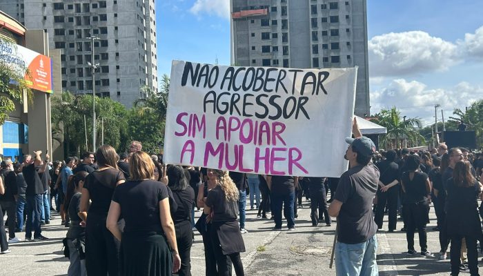 Ato em defesa da mulher e pelo fim da violência de gênero reúne centenas de pessoas em SBC