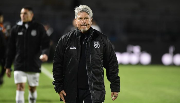 Atuação da arbitragem revolta jogadores da Ponte Preta após empate com o Botafogo-SP