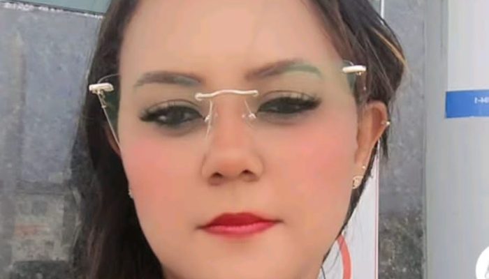 1 de 1Adriana Lúcia de Souza, de 40 anos, foi assassinada dentro de casa, em São José da Coroa Grande, no Litoral Sul de Pernambuco — Foto: Reprodução/WhatsApp
