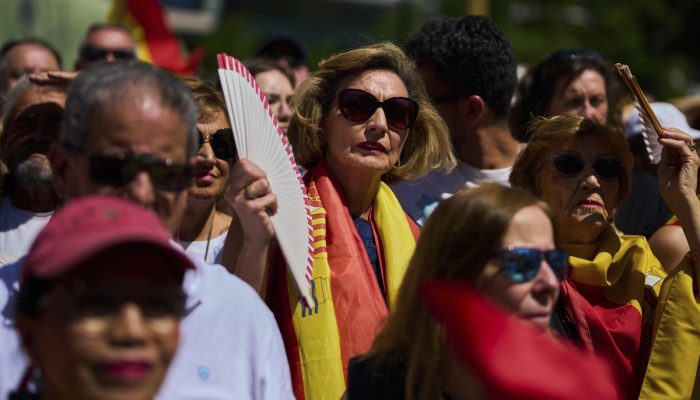 Oposição na Espanha pede eleições antecipadas durante protesto em Madri | Mundo