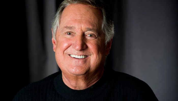 Neil Sedaka, cantor e compositor ícone do pop dos anos 1960, morre aos 86 anos | Eu &
