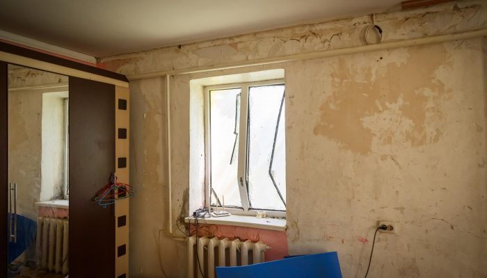apartamento destruído em ruínas mau estado imóvel