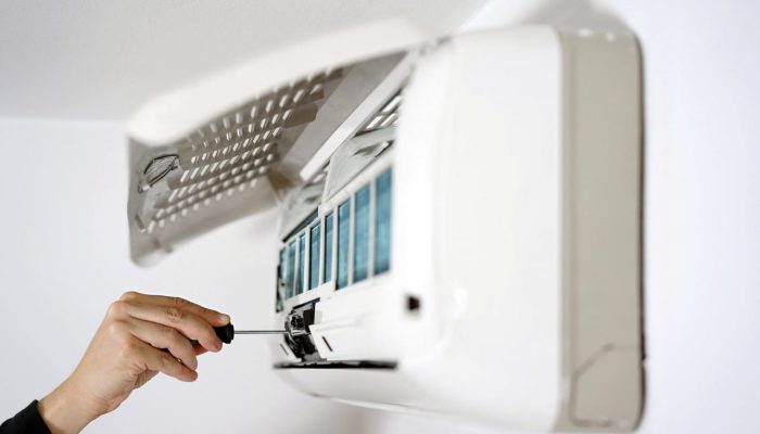 Réu furta com o o peso do corpo e juíza afasta agravante