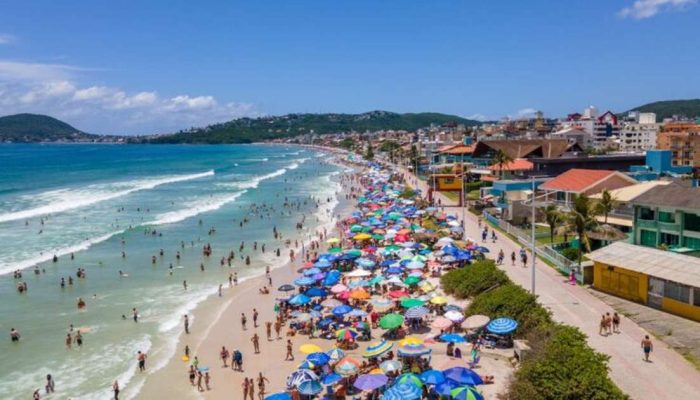 Destino badalado de SC passa a cobrar taxa de até R$ 191 de turistas