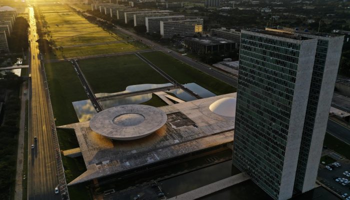 Bloqueio de R$ 23,7 bilhões do Orçamento atinge emendas parlamentares e ministérios | Brasil