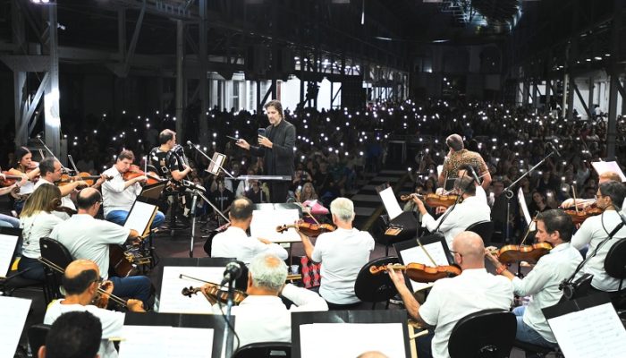 Concerto de despedida do maestro Carlos Prazeres à frente da Sinfônica de Campinas reúne mais de 4 mil pessoas