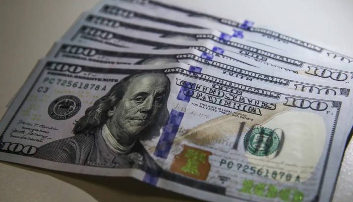 Dólar hoje acompanha exterior e opera em baixa após forte alta da véspera