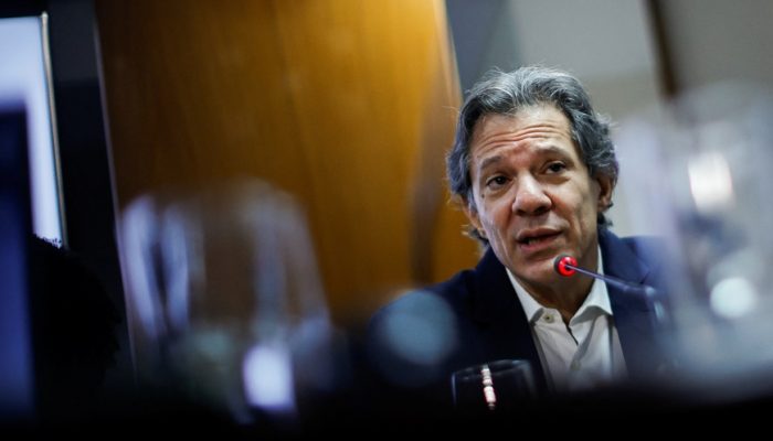 Governo tem até fim da semana para resolver como compensará recuo no IOF, diz Haddad