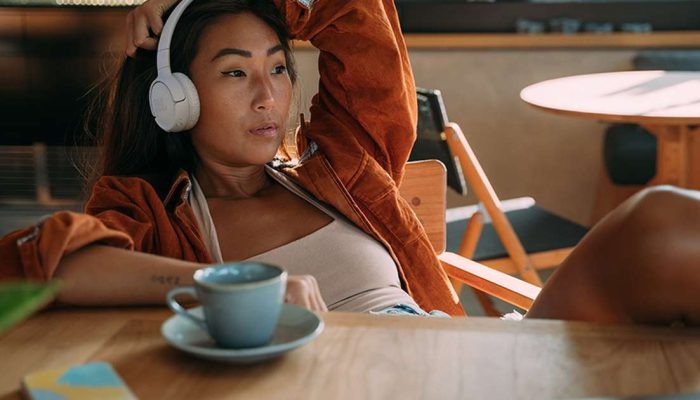 Fones de ouvido sem fio JBL, Philips e Apple com até 37%OFF