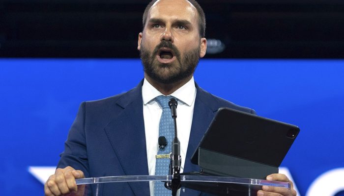 Eduardo Bolsonaro declara apoio a André do Prado para o Senado e candidatura como suplente | Política