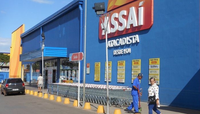 Lucro do Assaí despenca no 4º trimestre, impactado por baixa contábil | Empresas