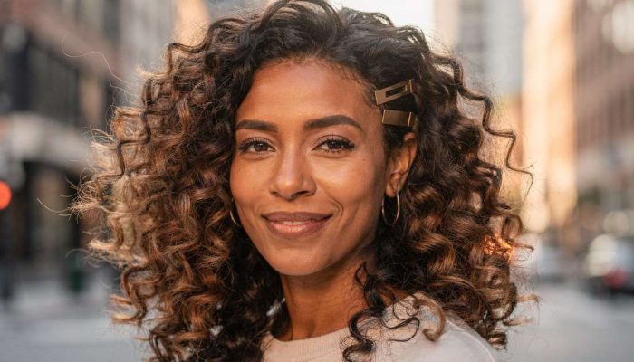 Os melhores penteados que substituem o cabelo liso e dominam as tendências de 2026