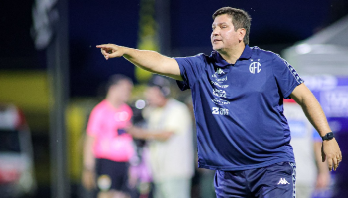 Após demitir Matheus Costa, Guarani recua e decide manter o treinador