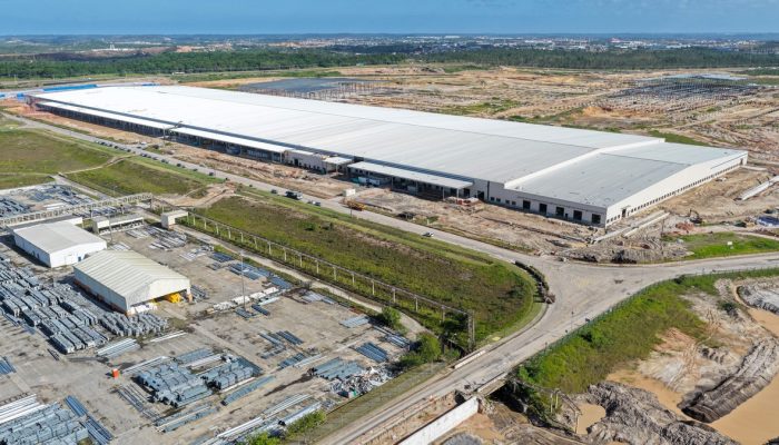 BYD aposta no primeiro híbrido plug-in flex do mundo no Brasil