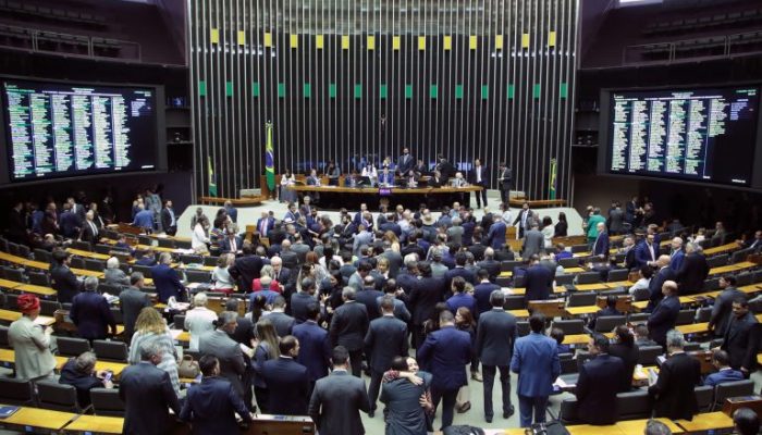 Deputados retomam votações após recesso – Sistema FENACON
