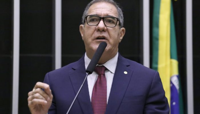 Projeto libera funcionamento de comércio aos domingos e feriados – Sistema FENACON