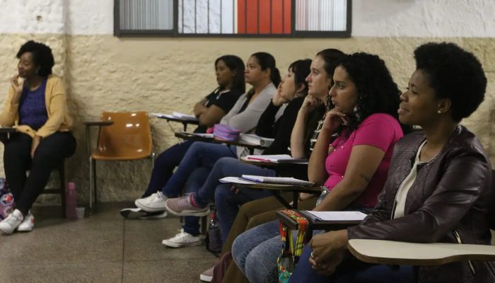 MEC contempla 504 cursinhos populares com benefícios de rede nacional
