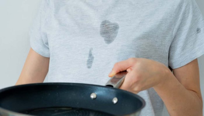 Mancha de óleo na roupa? Veja como salvar sua peça