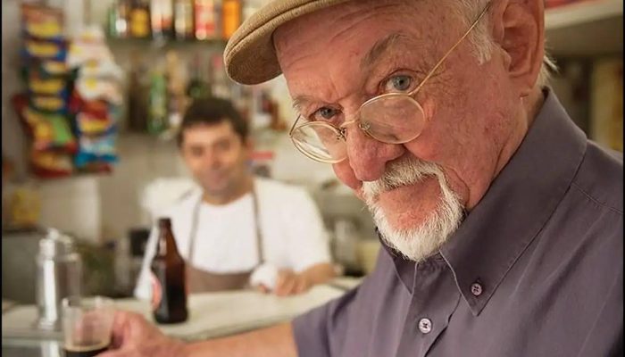 cinzas espalhadas pelos bares que frequentou