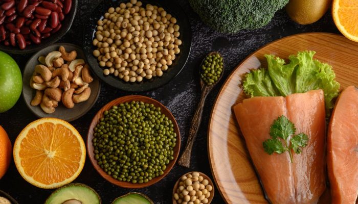 Excesso de proteína faz mal à saúde; conheça os riscos e a dose ideal