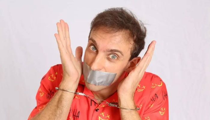 Léo Lins critica sentença de 8 anos de prisão e cita uso da Wikipédia em decisão