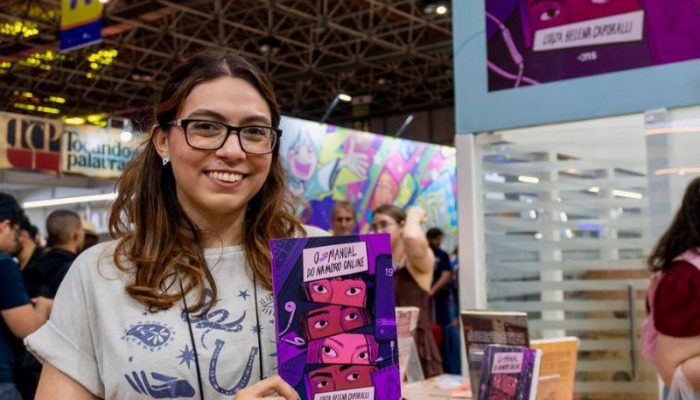 Autora apresenta em Campinas o livro ‘O (não) manual do namoro online’