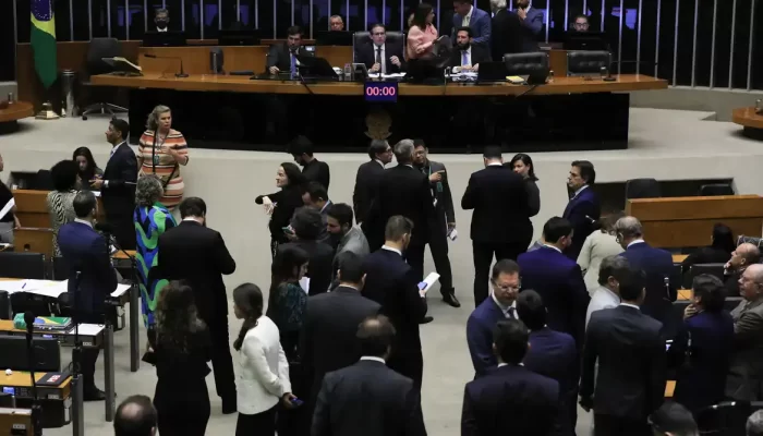 Governo ainda avalia se vai ao Supremo por IOF, diz AGU – Sistema FENACON