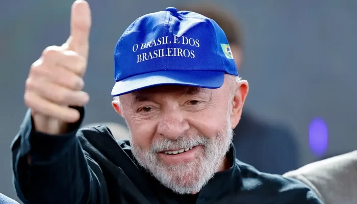 Lula critica família Bolsonaro e diz que governo tem apoio do povo para enfrentar sanção de Trump