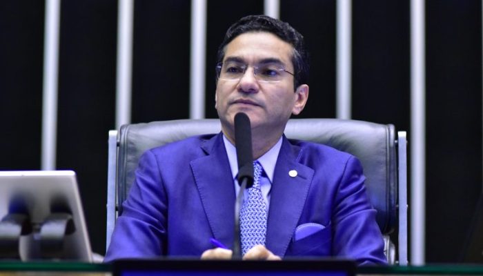 presidente do Republicanos critica PEC do fim da jornada 6×1