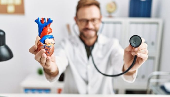 Infarto não avisa: a importância de consultar um cardiologista, conforme especialistas