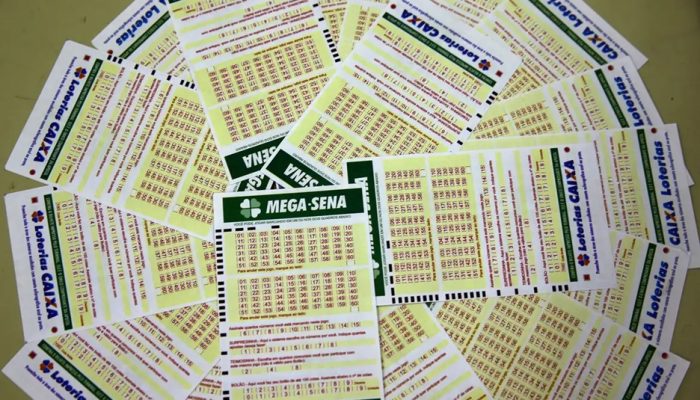Sem ganhadores, Mega-Sena acumula e prêmio vai a R$ 300 milhões