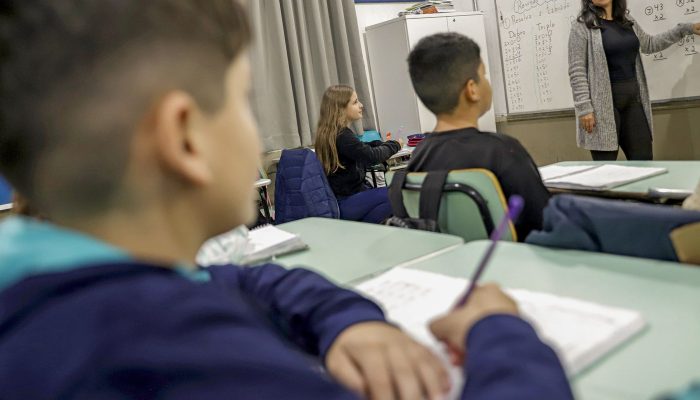 Olimpíada de matemática das escolas públicas aplica prova nesta terça