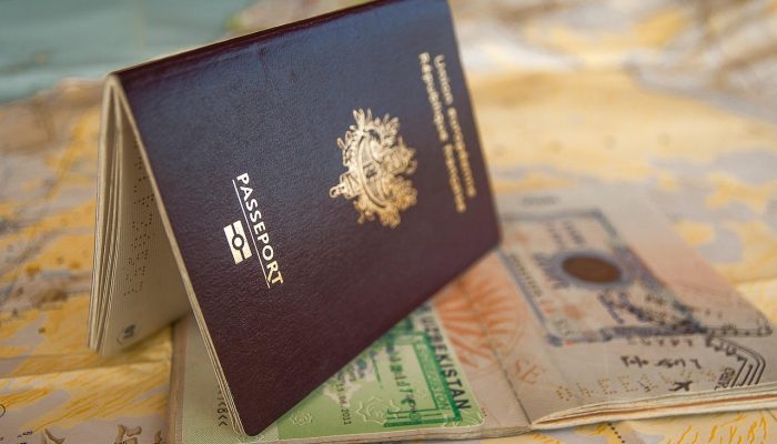 Quer morar nos EUA em 2026? Saiba como se preparar sem cair em golpes