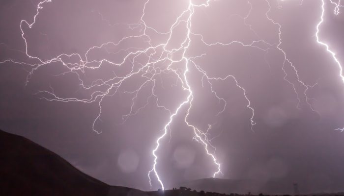 Litoral de SP pode receber em 48h chuva prevista para mês inteiro, alerta meteorologista | Brasil