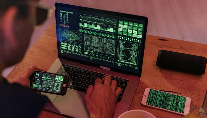 Ataques cibernéticos ameaçam o crescimento do e-commerce no Brasil