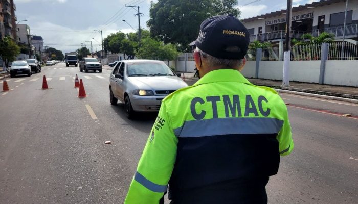 1 de 1Vias estão sendo interditadas pela CTMac — Foto: Jorge Júnior/Rede Amazônica