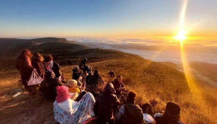 Trilha leva ao amanhecer mais incrível do Brasil