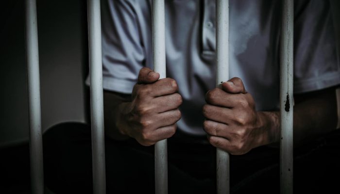 Pecúlio não afasta impossibilidade de pagar pena de multa