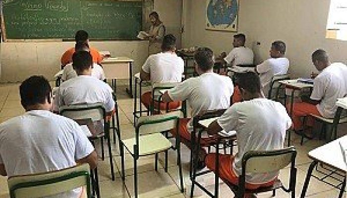 Remição por frequência escolar e passar no Enem são cumuláveis
