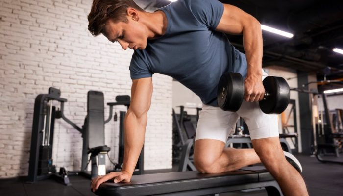 Remada unilateral: para que serve e como realizar o exercício