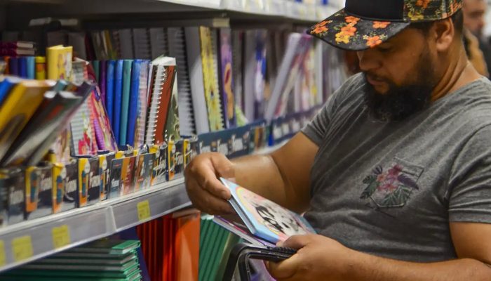 Maioria planeja reaproveitar material escolar na volta às aulas