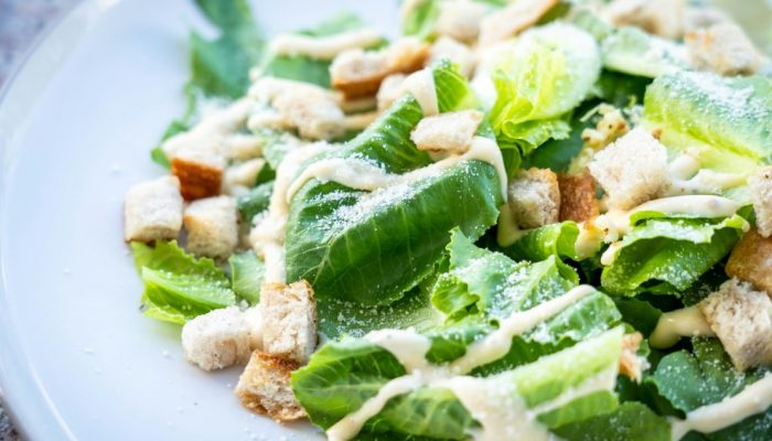 Salada Ceasar pode fazer bem à saúde?