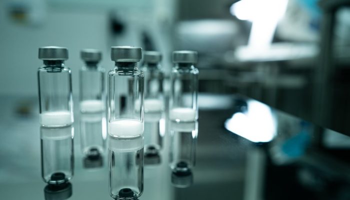 Vacina da gripe aviária do Butantan recebe aval da Anvisa para testes em humanos